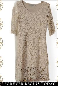 Cream Sheath Dress with Scoop Neck and Short Sleeves